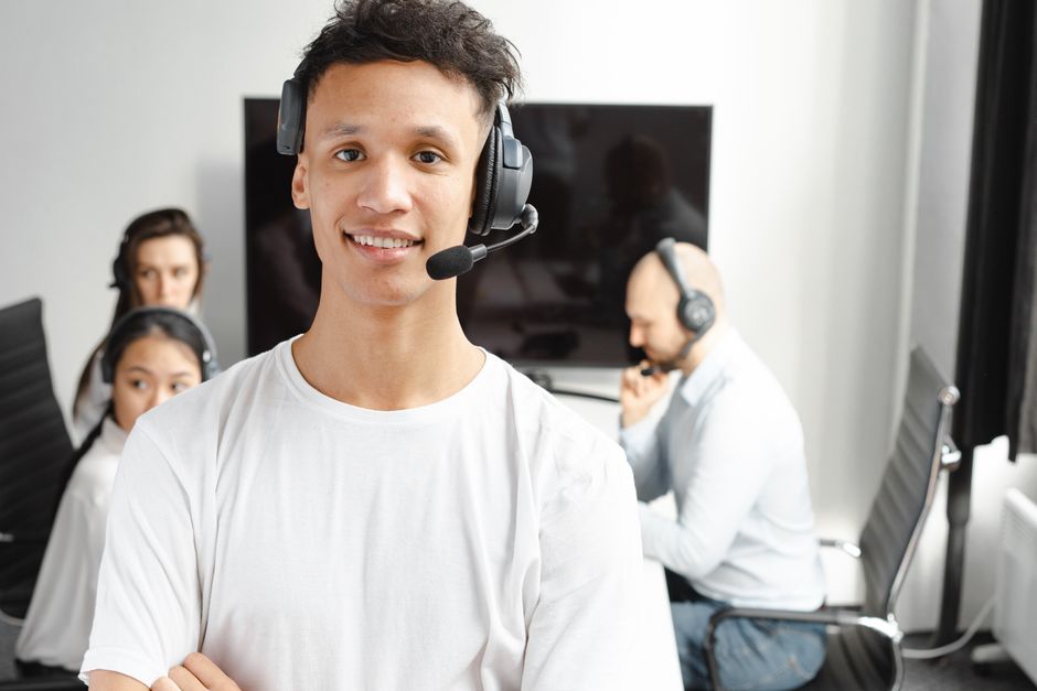 Engineering design showcase of AI voice agents call centers
